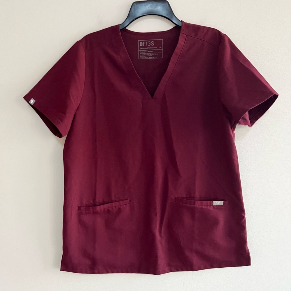 FIGS Women's Casma Three-Pocket Scrub Top in Burgundy, size M